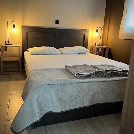Joannas Airport Luxury Rooms Artemi Extérieur photo