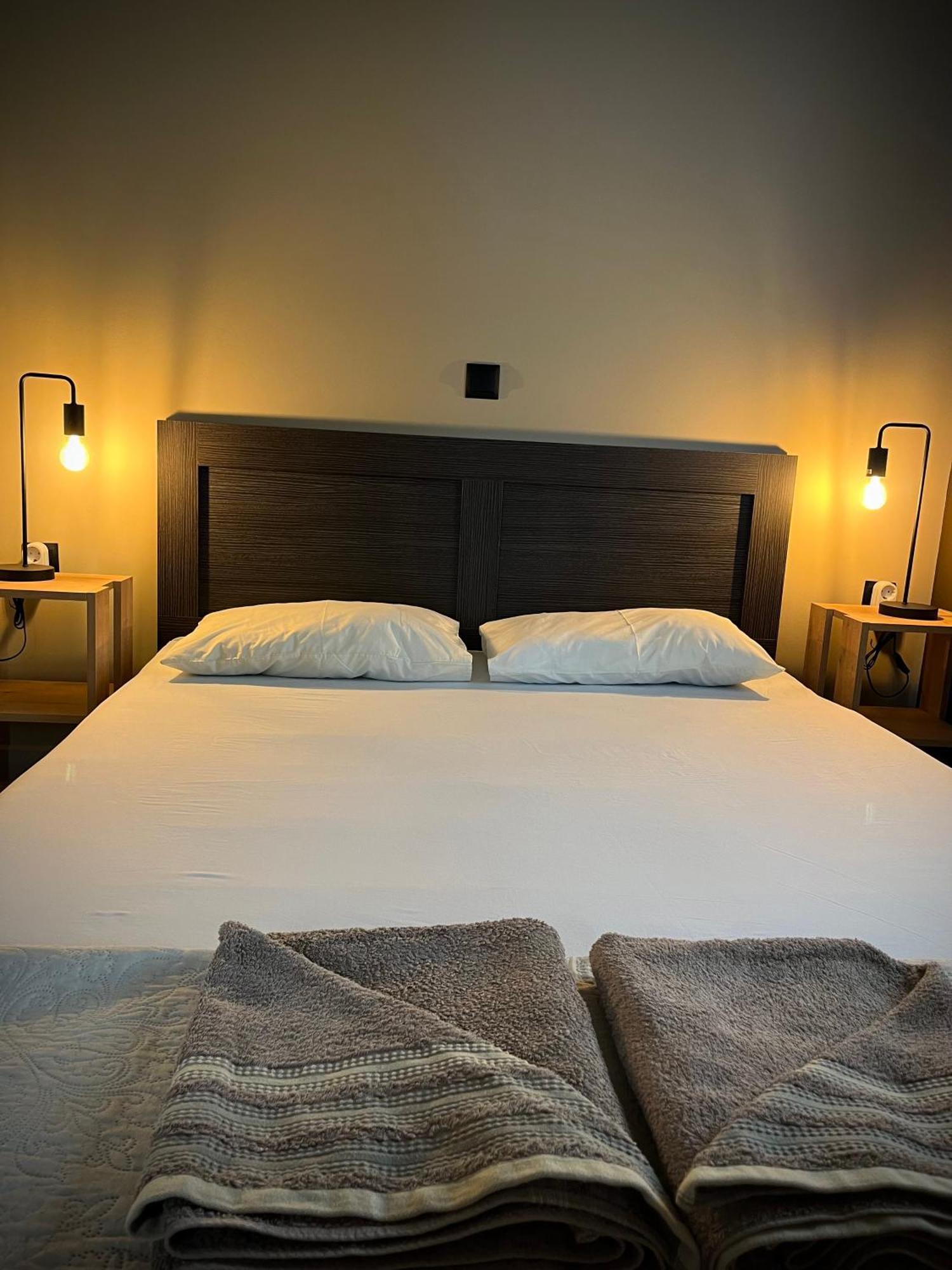 Joannas Airport Luxury Rooms Artemi Extérieur photo